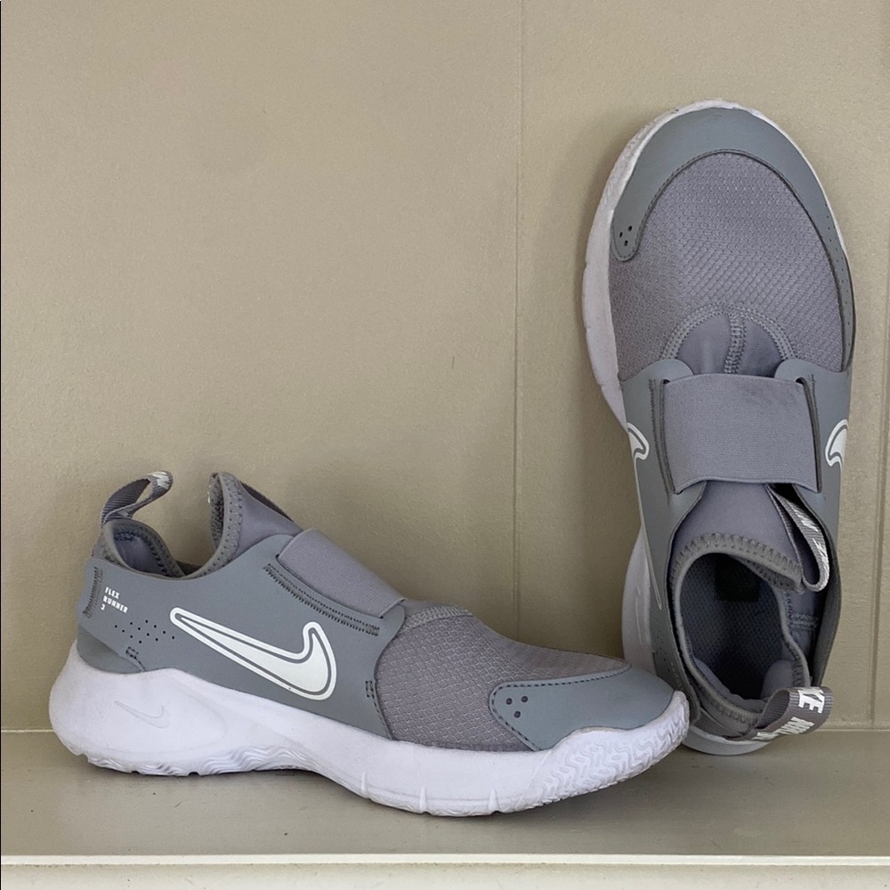 Nike Kids Gray Slip-On Sneakers FlexRunner 3 ( worn once)